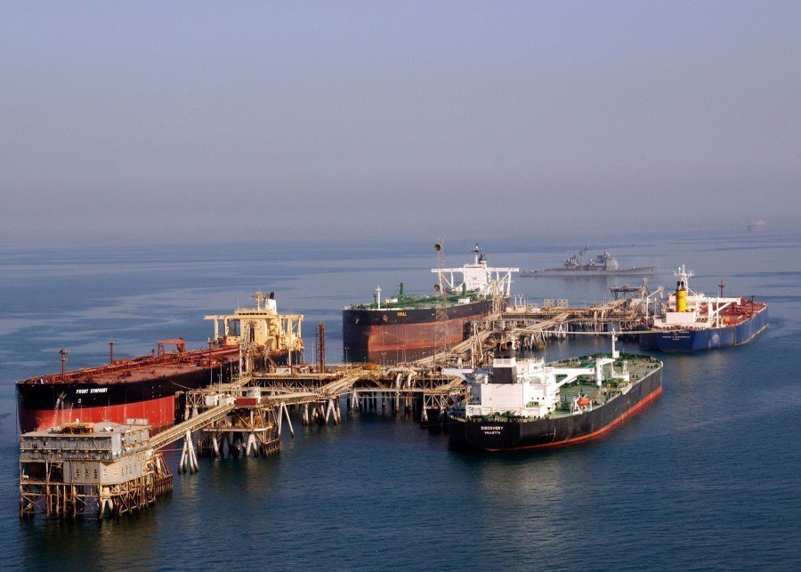 http://splash247.com/wp-content/uploads/2015/07/oil_tanker_suezmax_VLCC_Iraq_Basra-e1452500829659.jpg